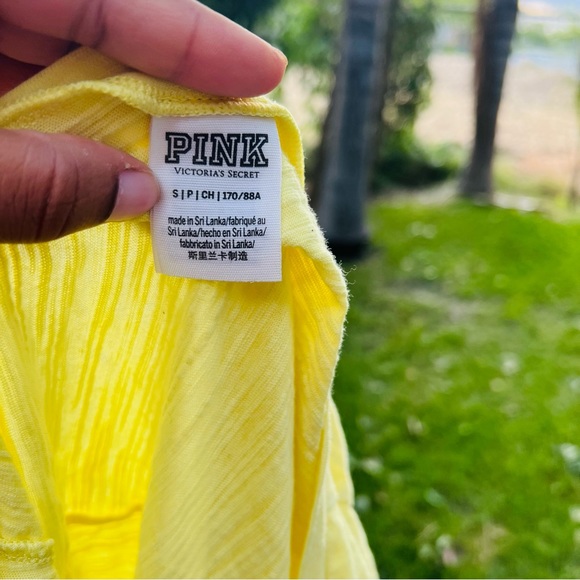 Pink Victoria’s Secret Yellow Las Vegas Tee Small - Picture 4 of 4